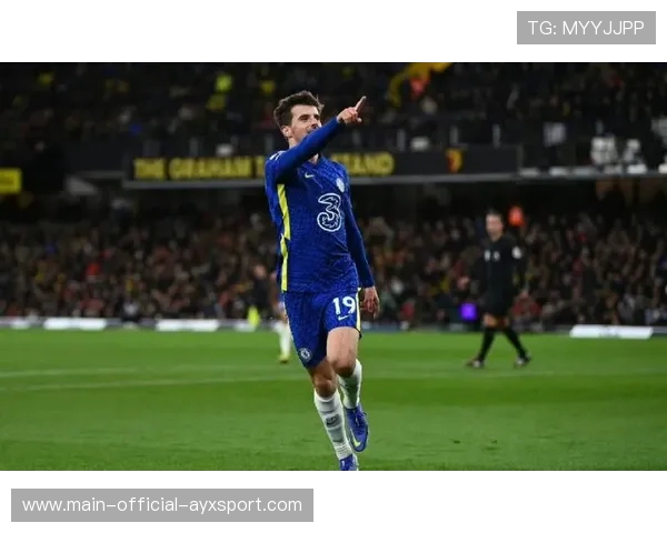 切尔西防守反击完美衔接，芒特送出致命直传